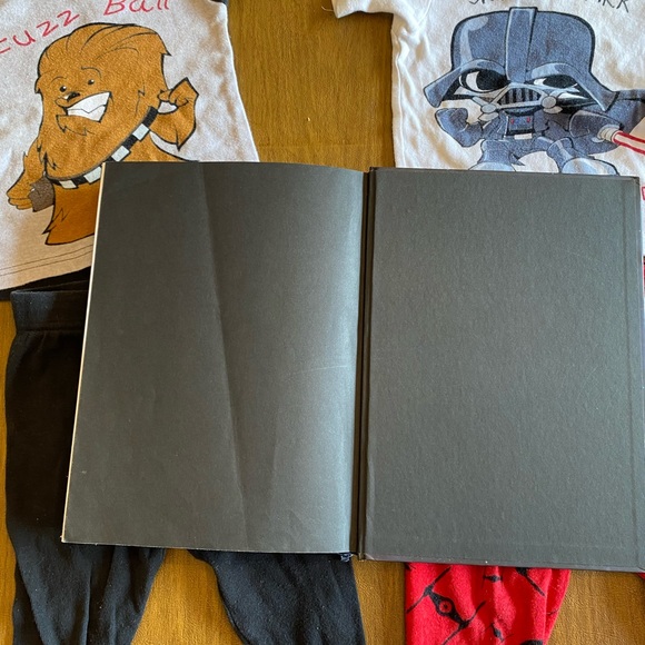 Star Wars PJ Sets and Book - Picture 12 of 13